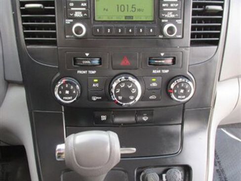 Used 2014 Kia Sedona LX w/ Power Package image 24