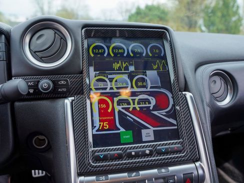 Used 2010 Nissan GT-R Premium image 26