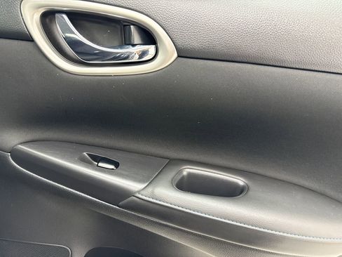 Used 2018 Nissan Sentra SR w/ SR Midnight Edition Package FWD image 45