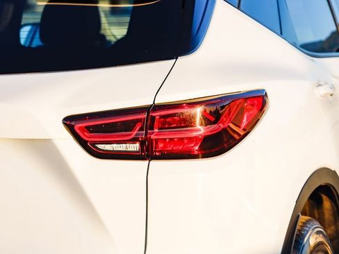 Used 2024 Chevrolet Blazer LT image 10