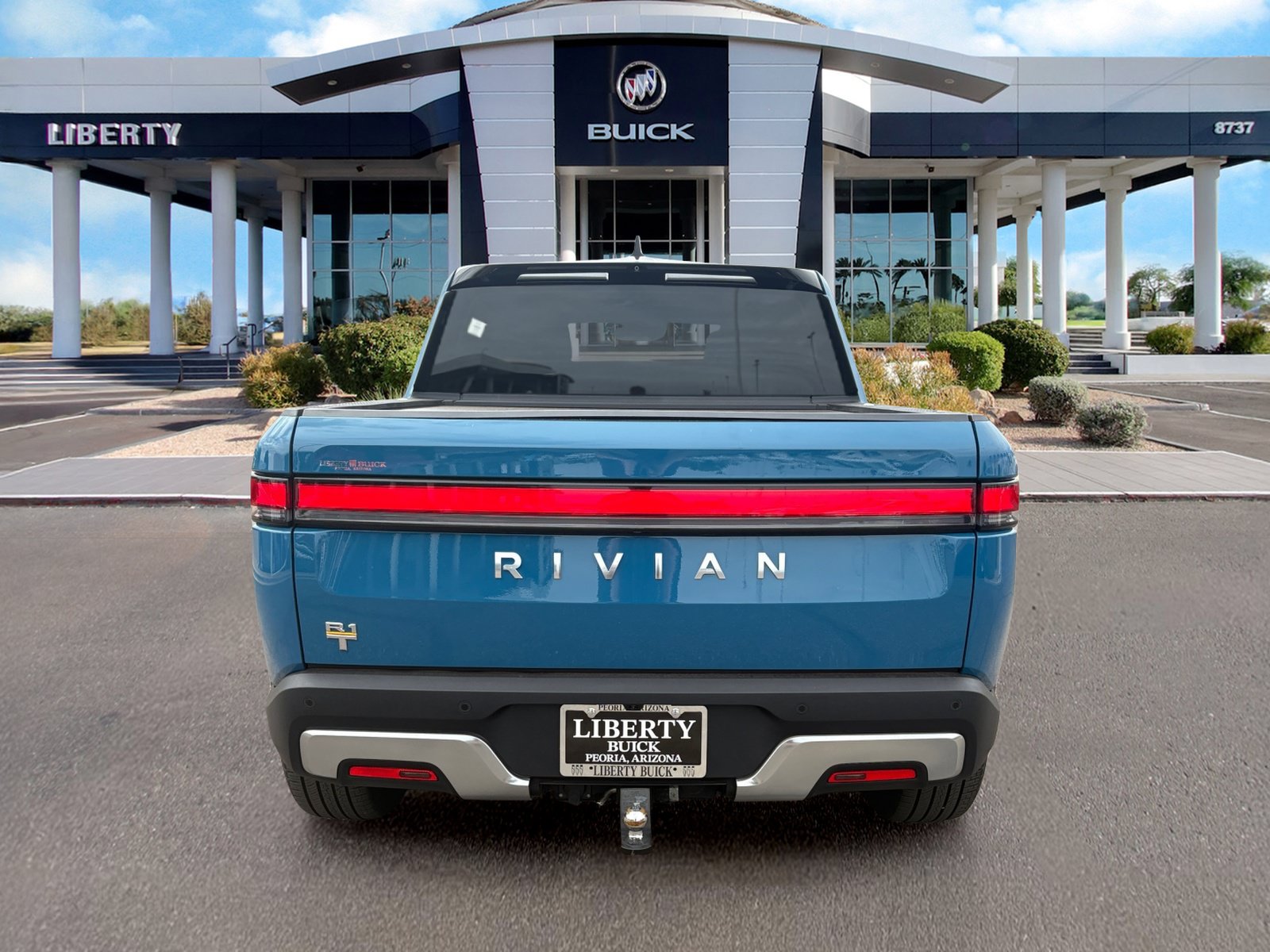 Used 2022 Rivian R1T Adventure AWD/4WD image 4