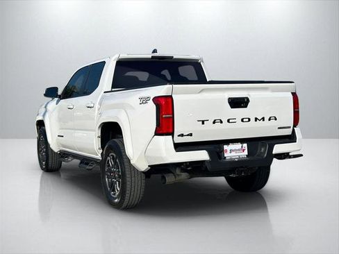 Certified 2025 Toyota Tacoma TRD Sport AWD/4WD image 7