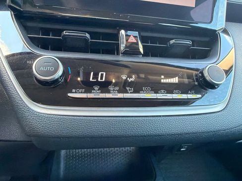 Used 2025 Toyota Corolla LE w/ Convenience Package FWD image 23