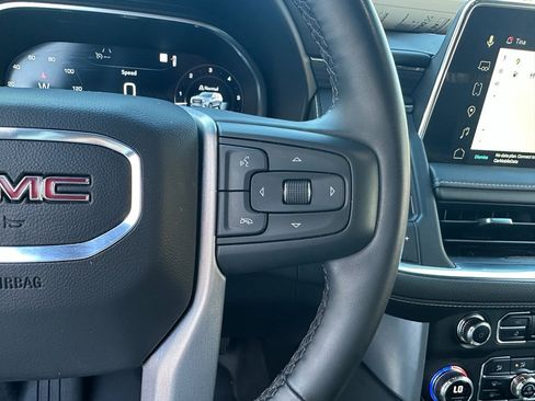Used 2023 GMC Yukon SLT w/ SLT Premium Package image 22