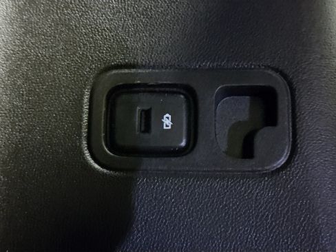 Used 2019 Chevrolet Traverse Premier w/ LPO, Blackout Package FWD image 43