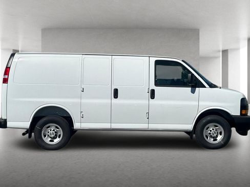 New 2026 Chevrolet Express 2500 w/ Communications Package RWD image 3