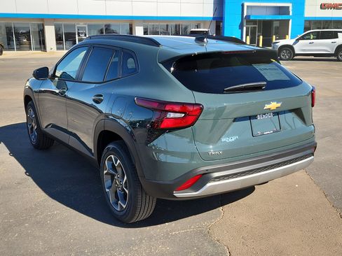 New 2026 Chevrolet Trax LT w/ Driver Confidence Package image 3