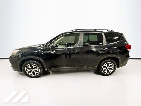 Certified 2023 Subaru Forester Premium image 8