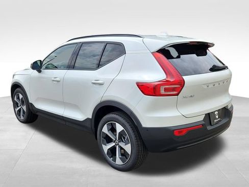 Certified 2026 Volvo XC40 B5 Plus w/ Climate Package AWD/4WD image 5