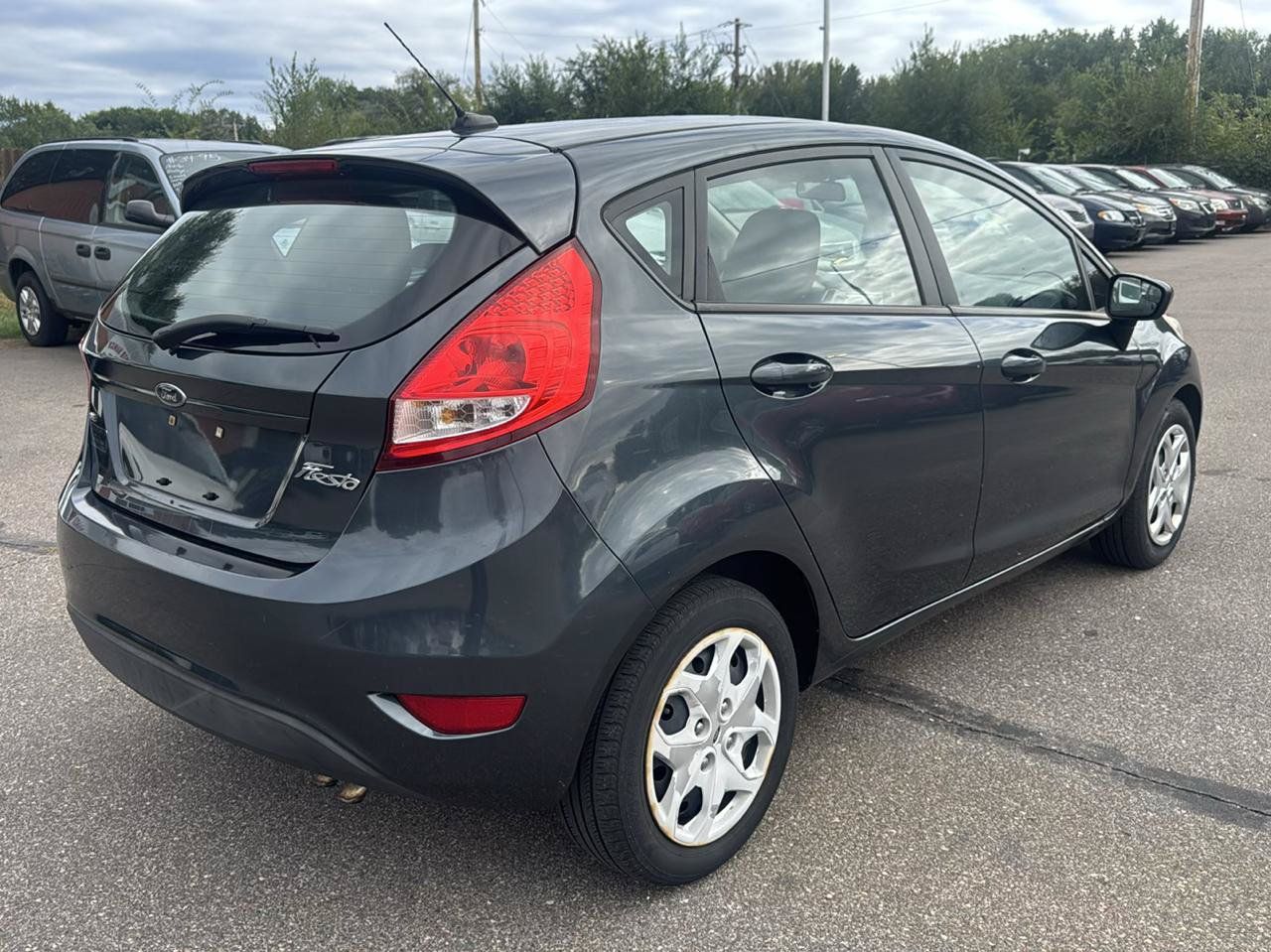 Used 2011 Ford Fiesta SE w/ 201A Rapid Spec Order Code FWD image 5