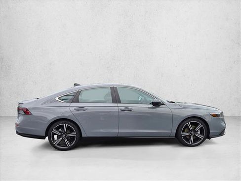 Used 2023 Honda Accord Sport image 4