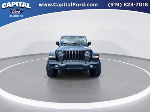 Used 2020 Jeep Gladiator Sport w/ Quick Order Package 24S AWD/4WD image 3