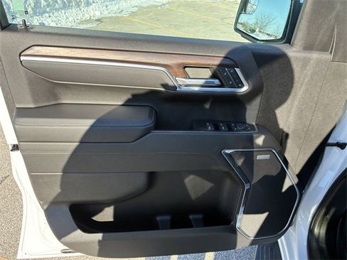 Used 2022 GMC Sierra 1500 SLT w/ SLT Convenience Package image 21