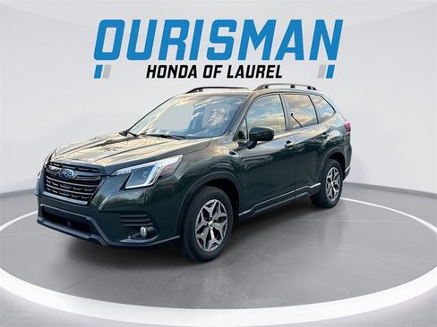 Used 2023 Subaru Forester Premium image 4