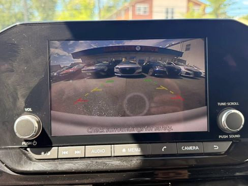 Used 2024 Nissan Pathfinder SV FWD image 24