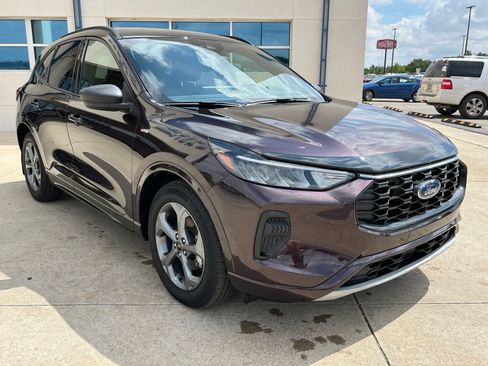 Used 2023 Ford Escape ST-Line w/ Equipment Group 301A FWD image 3