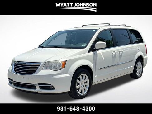 Used 2013 Chrysler Town & Country Touring FWD image 1