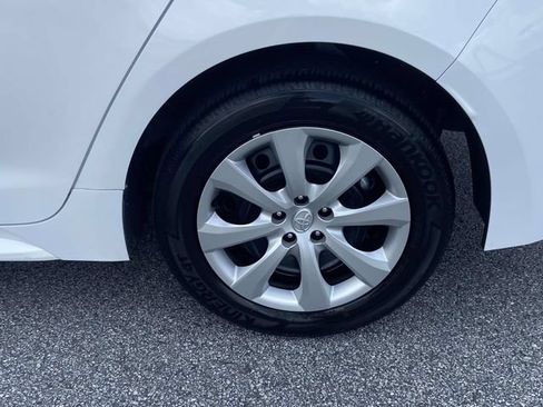 Used 2026 Toyota Corolla LE FWD image 9