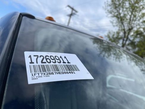 Used 2017 Ford F250 XL w/ Power Equipment Group AWD/4WD image 11