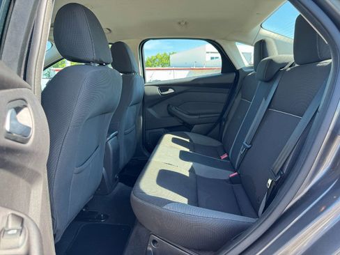 Used 2014 Ford Focus SE FWD image 16