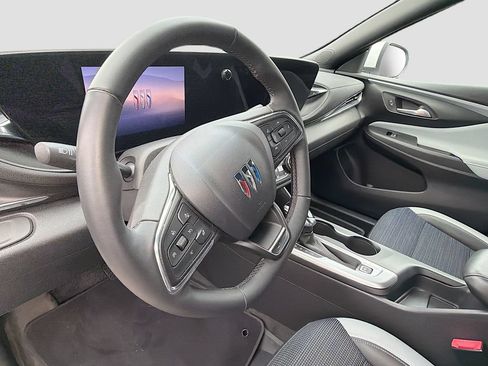Used 2025 Buick Envista Preferred w/ Convenience I Package FWD image 11