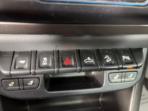 Used 2019 Chevrolet Colorado Z71 AWD/4WD image 28