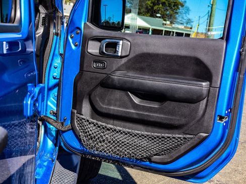 Used 2022 Jeep Wrangler Unlimited Sahara w/ Cold Weather Group image 39