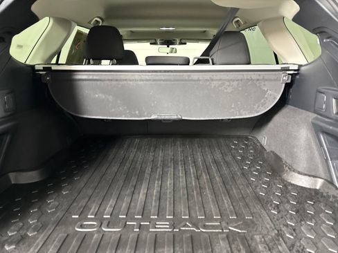 Used 2025 Subaru Outback Premium AWD/4WD image 26
