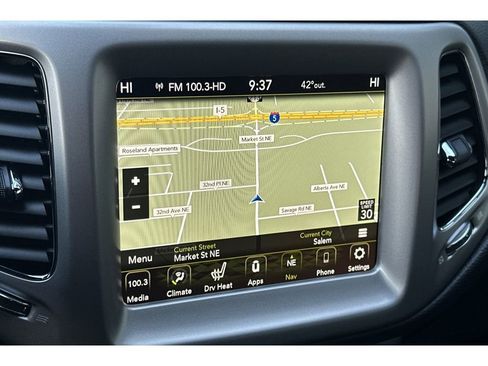 Used 2021 Jeep Compass Latitude image 21