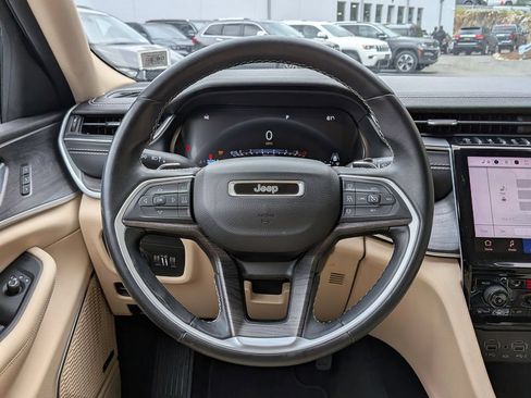 Certified 2022 Jeep Grand Cherokee Limited AWD/4WD image 15