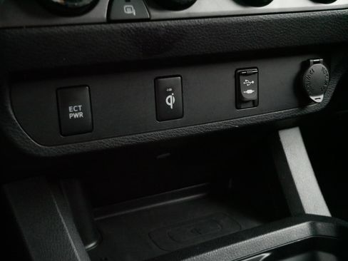 Used 2017 Toyota Tacoma TRD Off-Road w/ Tow Package (A/T) image 29