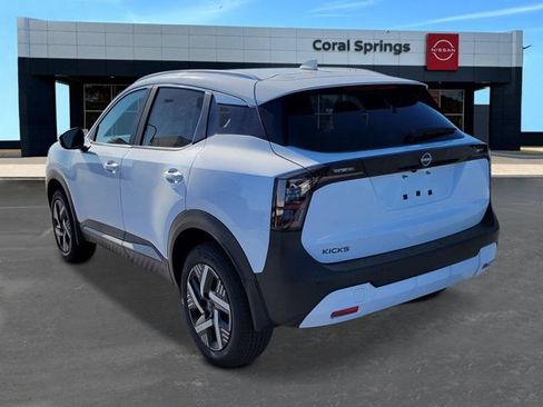 New 2026 Nissan Kicks SV w/ SV Premium Package FWD image 3