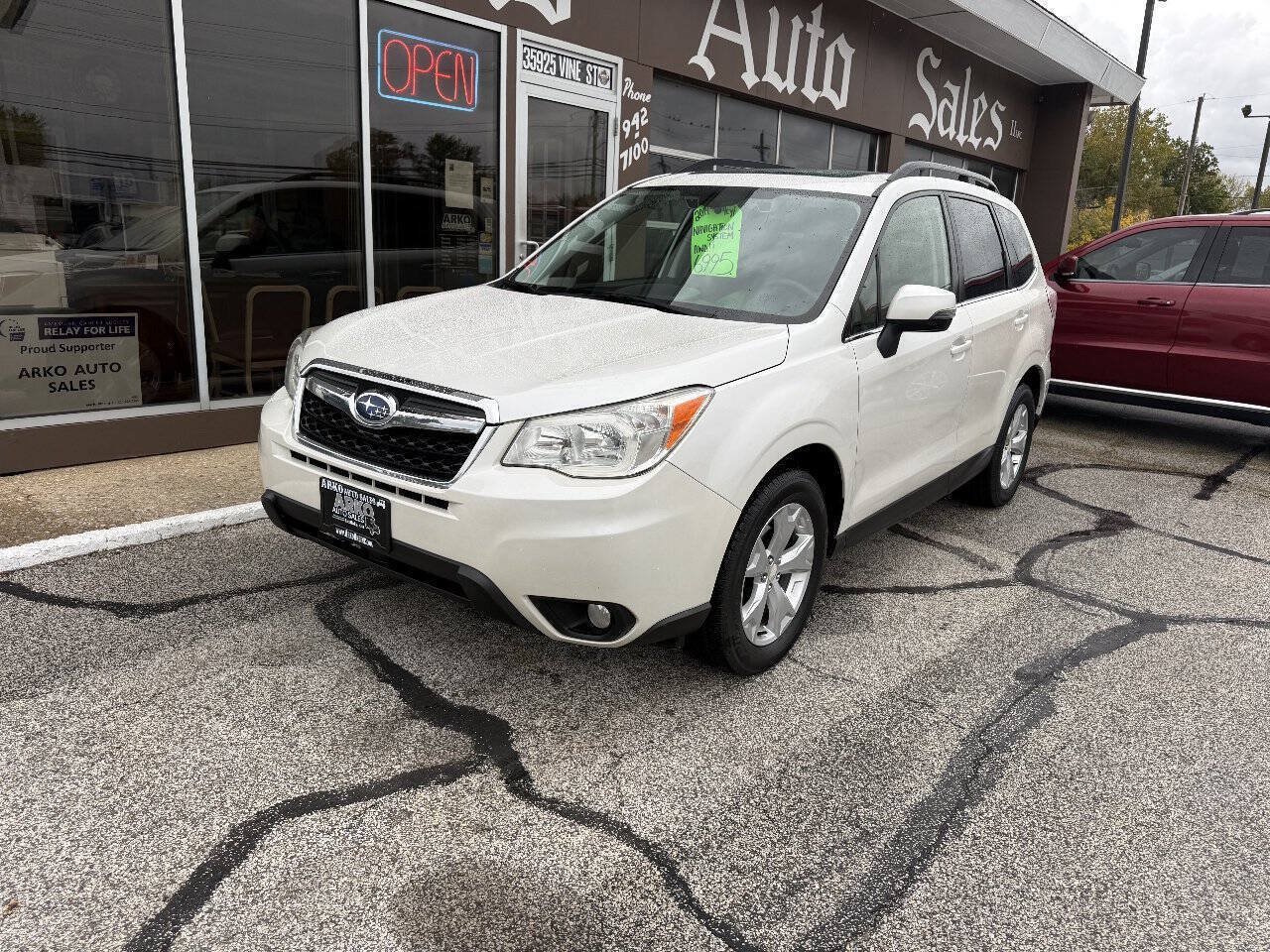 Used 2014 Subaru Forester 2.5i Touring AWD/4WD image 2