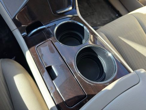 Used 2011 Toyota Venza Base image 13