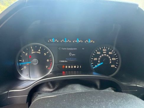 Used 2017 Ford F150 XLT w/ Equipment Group 301A Mid AWD/4WD image 10