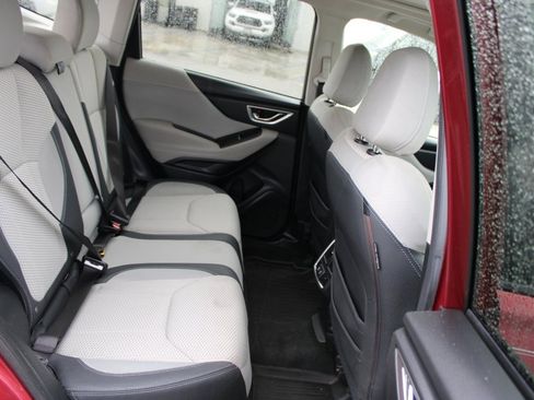 Used 2019 Subaru Forester Premium image 29