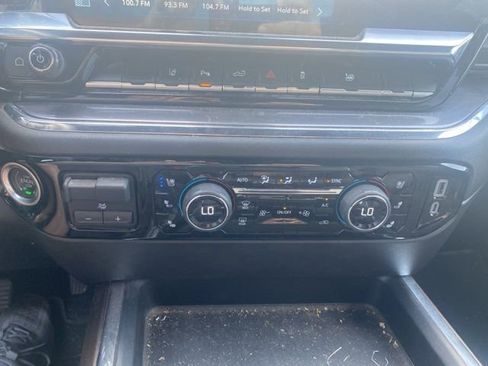 Used 2024 Chevrolet Silverado 3500 High Country image 23