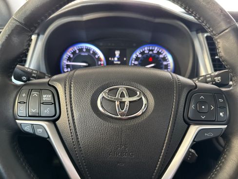 Used 2015 Toyota Highlander Limited w/ Driver Technology Package AWD/4WD image 27