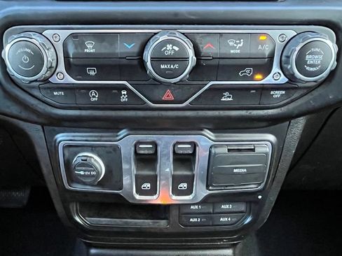 Used 2022 Jeep Wrangler Sport AWD/4WD image 16