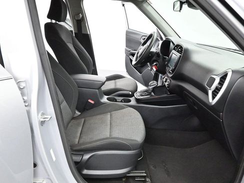 Used 2020 Kia Soul S FWD image 25