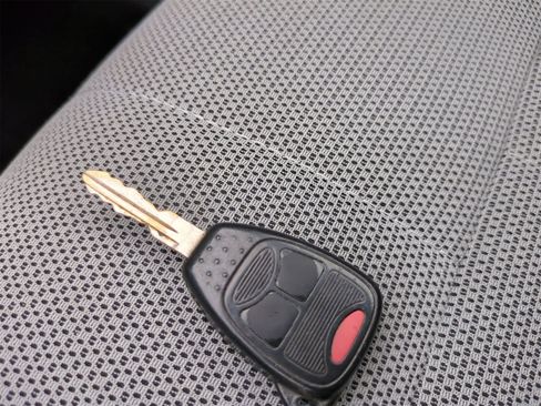 Used 2009 Dodge Nitro SE image 27