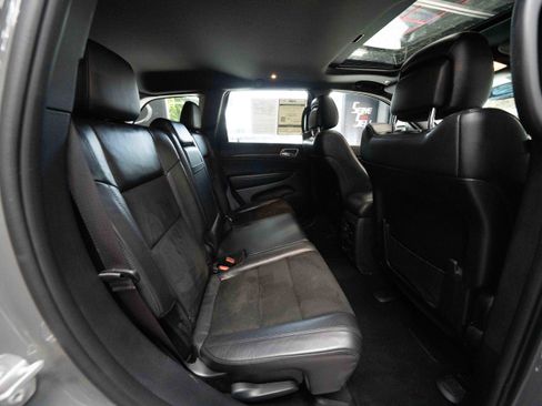 Used 2019 Jeep Grand Cherokee Altitude AWD/4WD image 24
