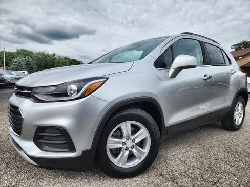 Used 2019 Chevrolet Trax LT w/ LT Convenience Package image 1