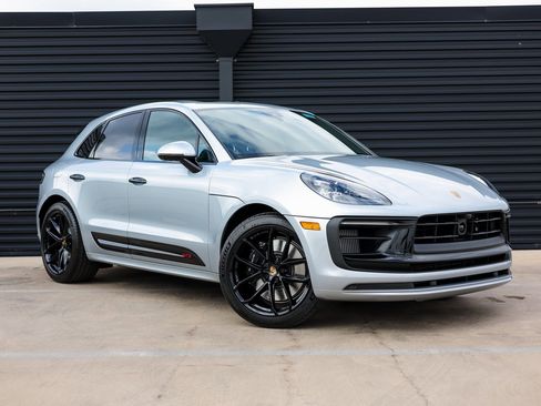 New 2026 Porsche Macan GTS image 9
