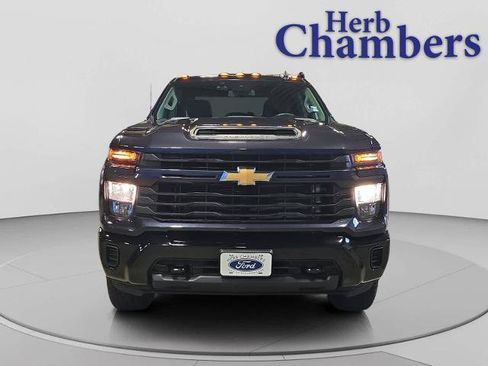 Used 2024 Chevrolet Silverado 2500 Custom w/ Custom Value Package AWD/4WD image 2
