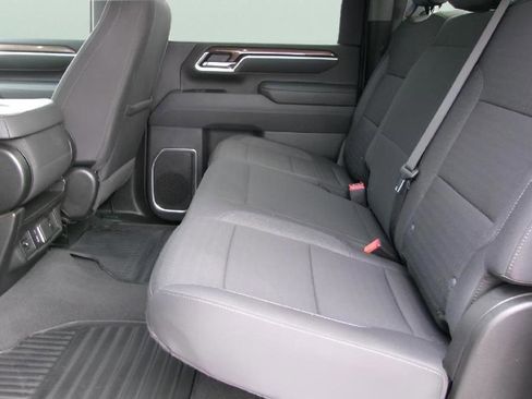 Used 2025 Chevrolet Silverado 2500 LT w/ Convenience Package AWD/4WD image 10