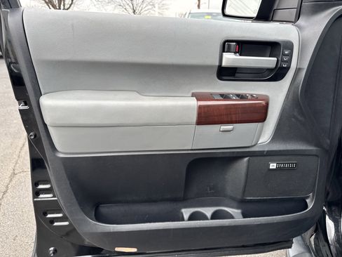 Used 2013 Toyota Sequoia Platinum image 23