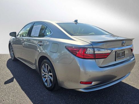Used 2016 Lexus ES 300h w/ Navigation System Package FWD image 5