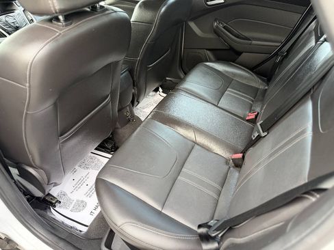 Used 2014 Ford Focus SE w/ Equipment Group 201A FWD image 16
