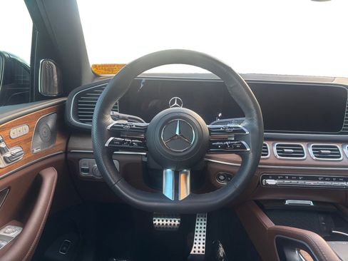 Used 2024 Mercedes-Benz GLS 450 4MATIC image 12